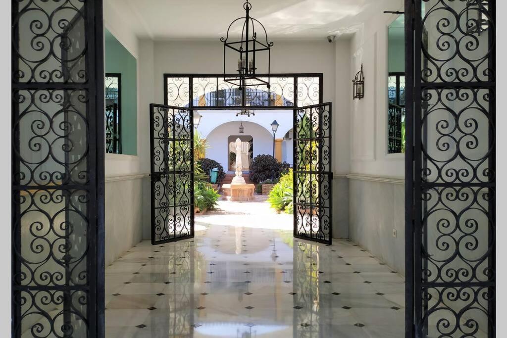トレモリノスDona Carlota Gardens, Sea Views, Pool, Restaurantアパートメント エクステリア 写真